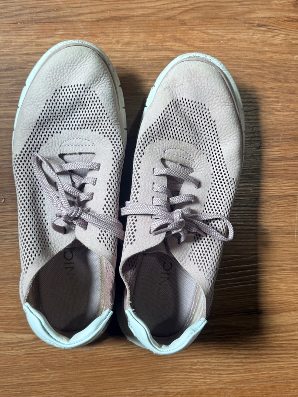 Vionic Light Purple Perforated Women's lightweight Sneakers